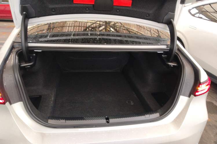 Used BMW 5 Series 2024 525Li Luxury Package
