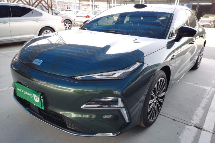 Used Geely Galaxy 8 2025 130km EM-P Starship Edition