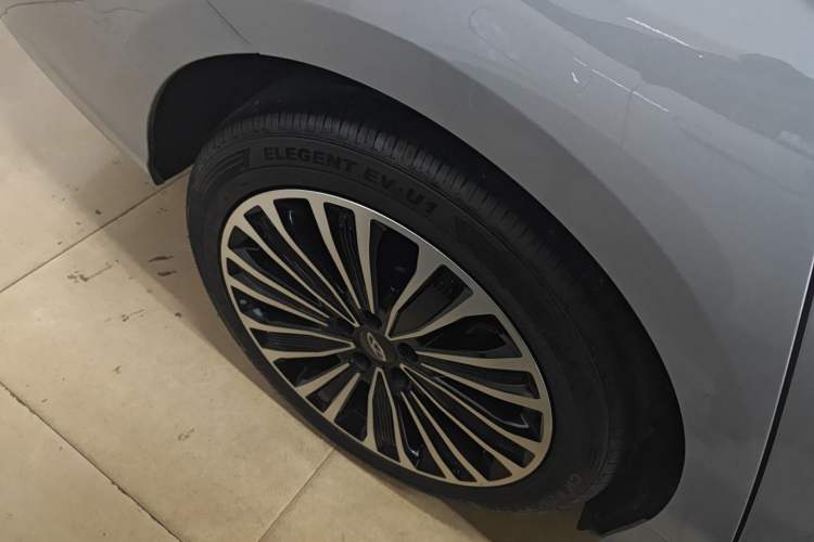 Used Chery Fengyun A8L 2025 1.5 TGDI 145 km Luxury Version
