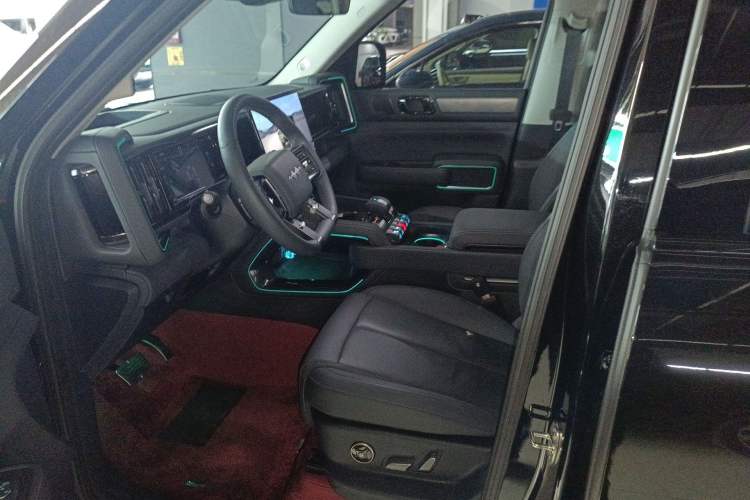 Used Formula Leopard 5 2025 Model 210KM Cloud Ride Tian Shen Ultra Version
