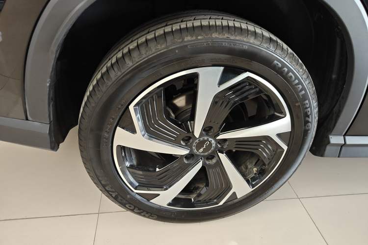 Used BYD Sealion 05 DM-i 2025 DM-i Smart Drive 115KM Flagship Model Right Rear Wheel Hub