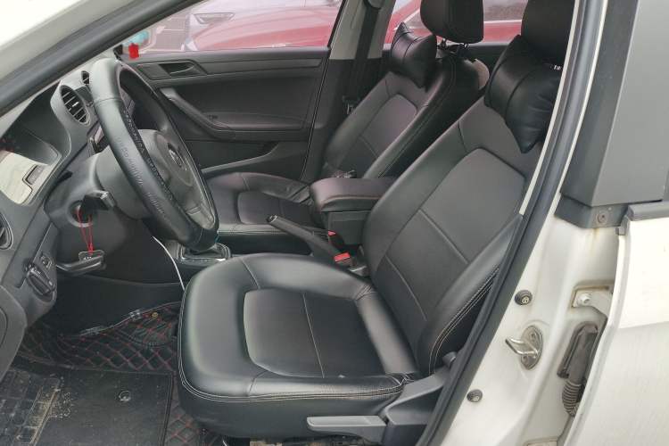 Used Volkswagen Jetta 2015 Value Edition 1.6L Automatic Fashion Version Left Front Seat