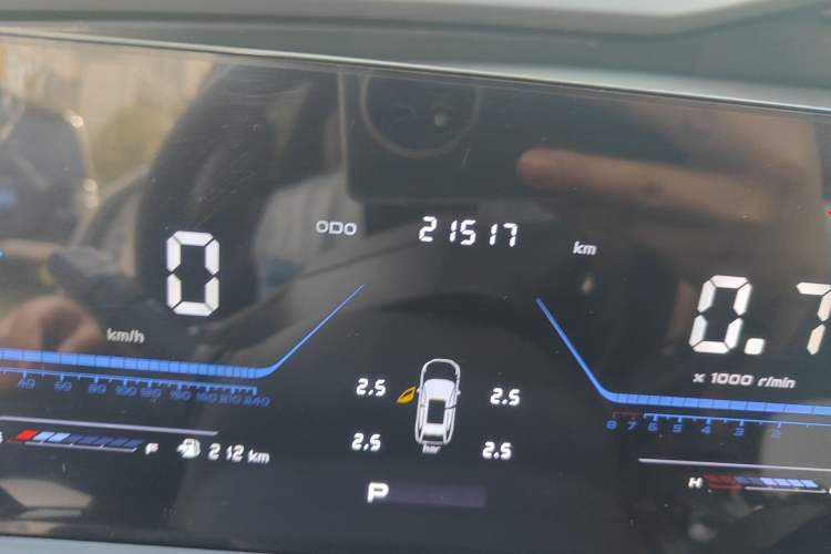 Used CHANGAN OSHAN Z6 2023 Blue Whale 2.0T Automatic Smart Drive Model Odometer Close Up