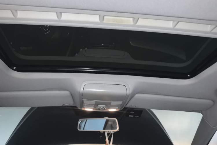 Used Volkswagen Sagitar 2012 1.6L Automatic Comfort Edition Headliner