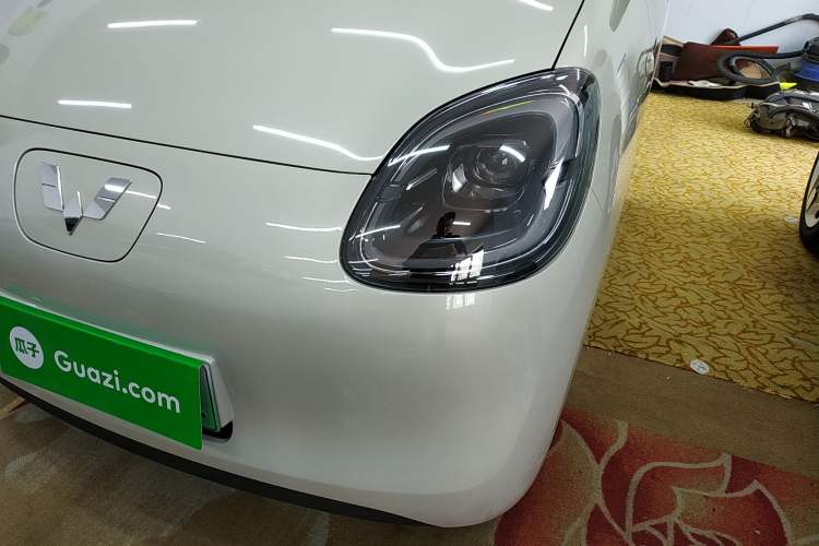 Used Wuling Hongguang MINIEV 2025 Four-Door Version Advanced Edition Left Front Headlight