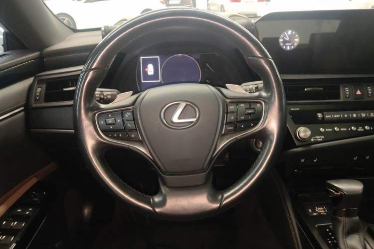 Used Lexus ES 2021 200 Excellence Edition
