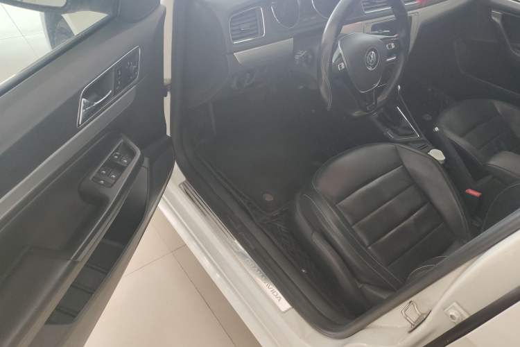 Used Volkswagen Gran Lavida 2017 230TSI DSG Comfort Edition
