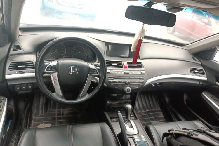 Used Honda Crosstour 2012 2.4L Luxury Edition Center Console