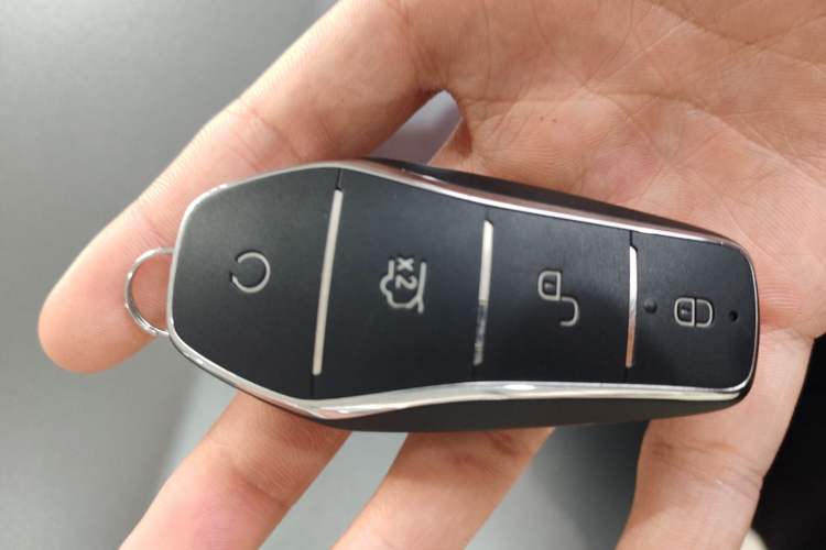 Used BYD Song PLUS New Energy 2025 EV Intelligent Driving Version 520km Premium Model Vehicle Key