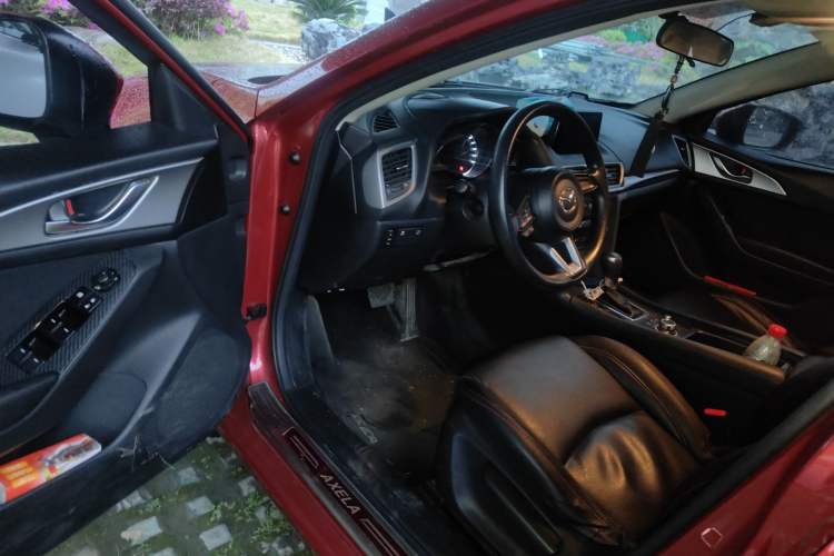 Used Mazda 3 Axela 2017 Sedan 1.5L Automatic Luxury Model Emission Standard China V