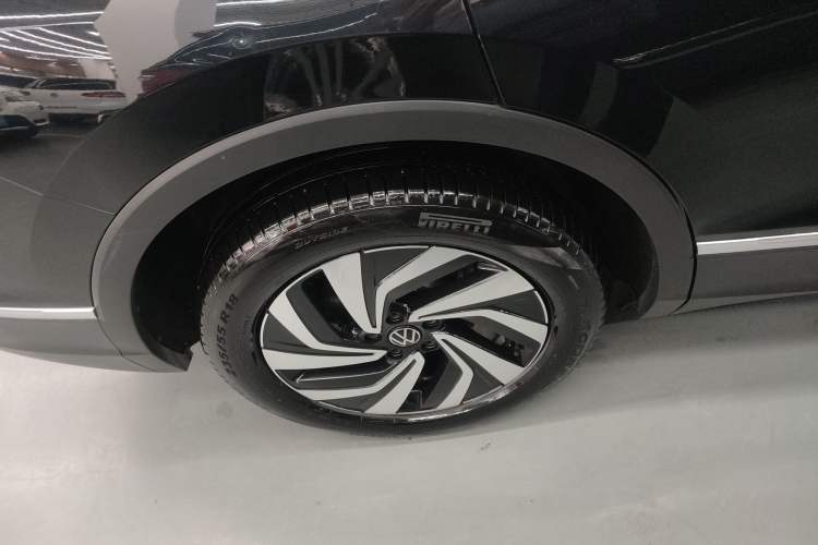 Used Volkswagen Tiguan L 2022 330TSI Automatic Two-Wheel Drive Smart Edition