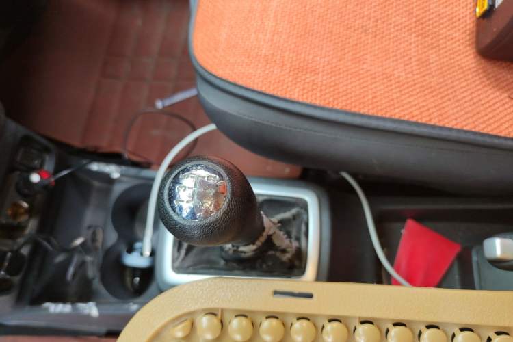 Used CHANGAN OSHAN Olisway 2015 1.2L Manual Enjoyment Model Gear Lever