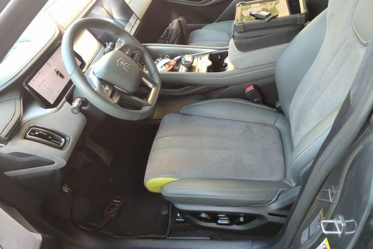 Used BYD Song L EV 2025 Intelligent Driving Version 602 km Range LiDAR-equipped All-Wheel-Drive Type