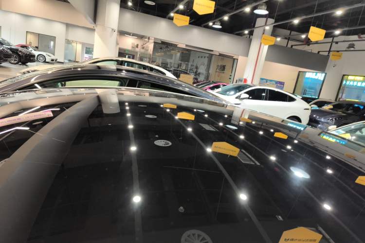 Used Tesla Model Y 2025 Rear-Wheel-Drive Version
