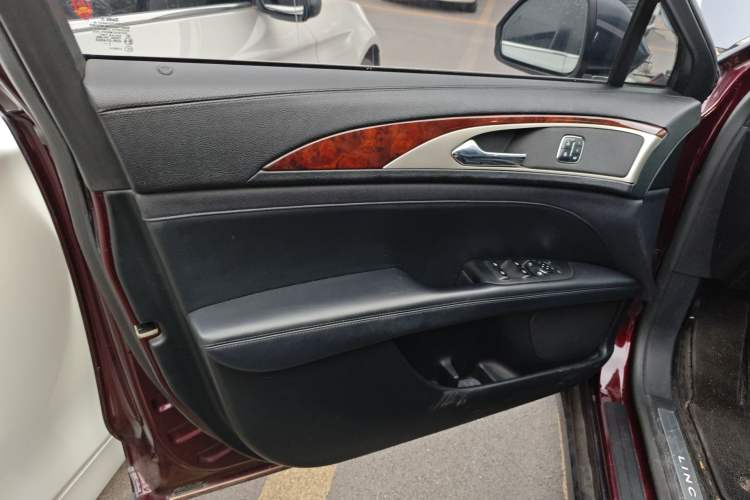 Used Lincoln MKZ 2017 2.0T Luxury Edition
