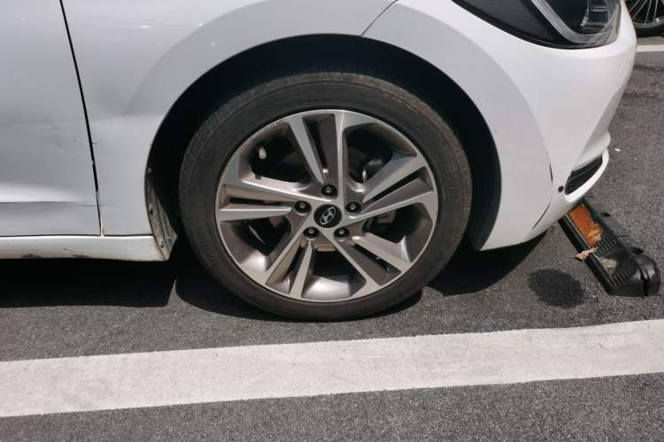 Used Hyundai Elantra (6th Generation / Lingdong) 2016 1.6L Automatic ZhiXuan – Elite Version Right Front Wheel Hub