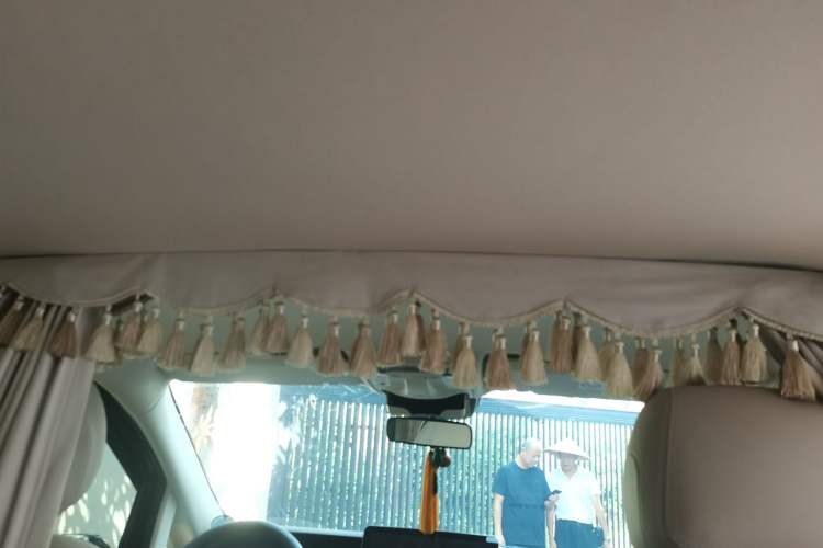 Used Mercedes-Benz Vito 2021 2.0T Elite Version 7 Seats Headliner