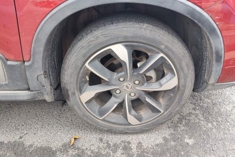 Used Dongfeng Aeolus AX4 2018 1.6L DCT Trendy & Stylish Model with Sunroof Right Front Wheel Hub