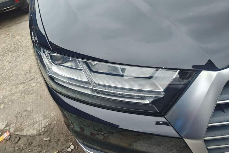 Used Audi Q7 2019 55 TFSI Technology Edition Right Front Headlight