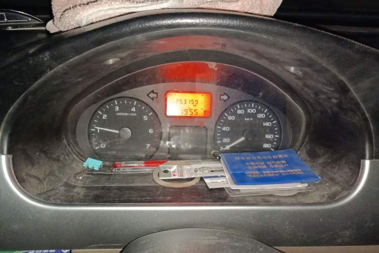 Used Wuling Rongguang 2011 1.2L Base Version
