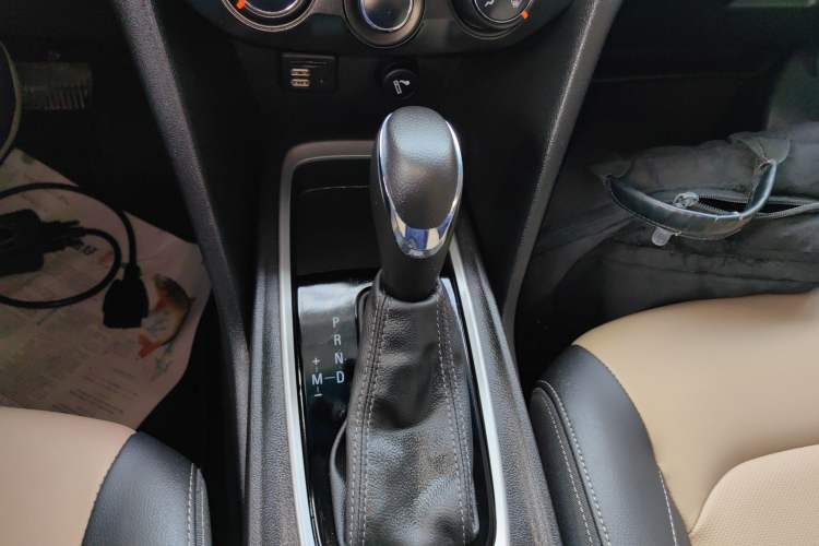 Used Chevrolet Monza 2020 320 Automatic Enjoyment Edition Gear Lever