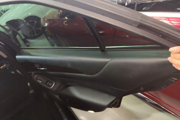 Used Toyota Crown 2018 2.0T Fashion Edition
