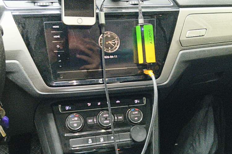 Used Volkswagen Touran 2016 Volkswagen Touran L 280TSI DSG Comfort Edition Audio And AC Panel