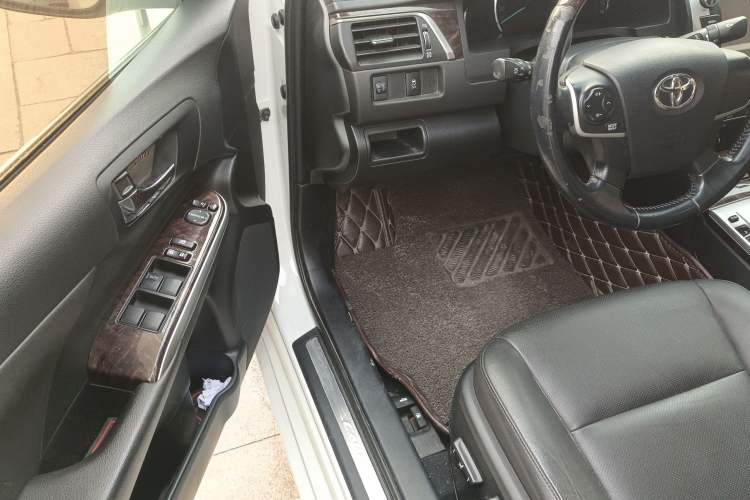 Used Toyota Camry 2015 2.0G Premier Edition Driver Seat