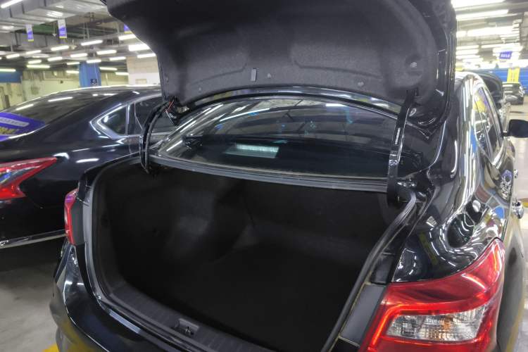 Used Nissan Sylphy 2022 Classic 1.6XE CVT Comfort Edition Trunk