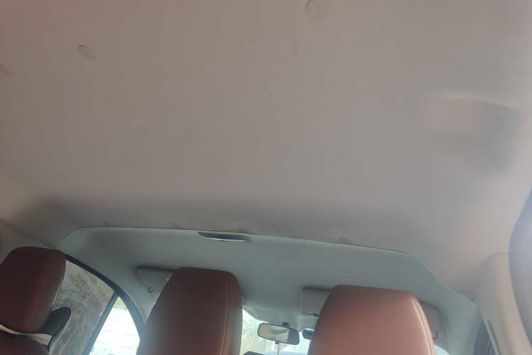 Used Ford Transit 2020 2.0T Diesel Multi-Function Commercial Vehicle Mid-Chassis Low-Roof Design with Dual Rear Doors Meeting China VI Emission Standards