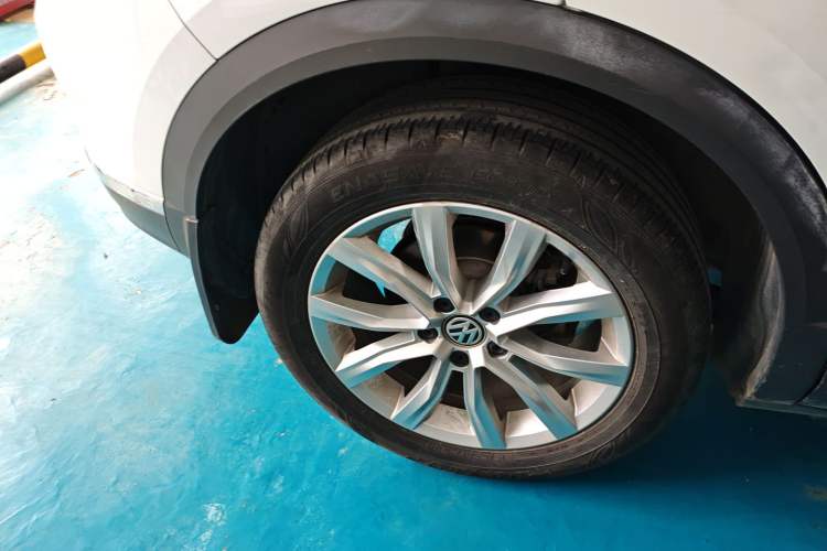 Used Volkswagen T-ROC 2020 230TSI DSG Two-Wheel Drive Advanced Version Right Rear Wheel Hub