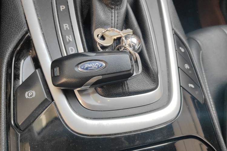 Used Ford Edge 2016 EcoBoost 245 Four-Wheel Drive Titanium 7-Seater Vehicle Key