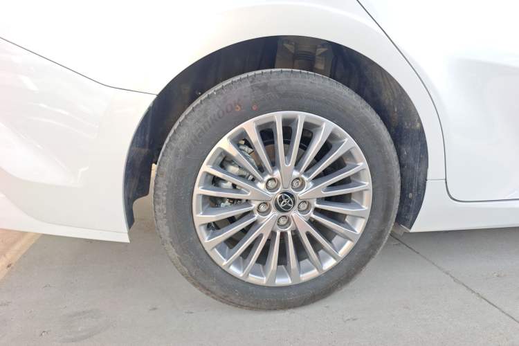 Used Toyota Camry 2024 Dual-Motor 2.0 HGVP Luxury Edition
