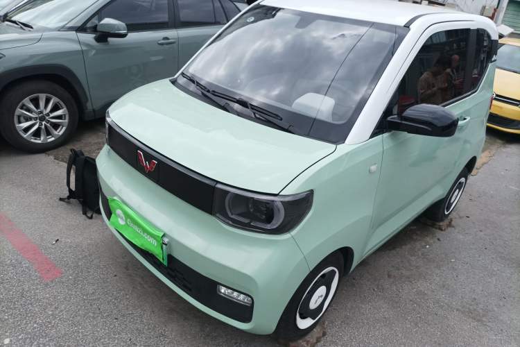 Used Wuling Hongguang MINIEV 2021 Macaron Sandwich Model 120 km Lithium Iron Phosphate