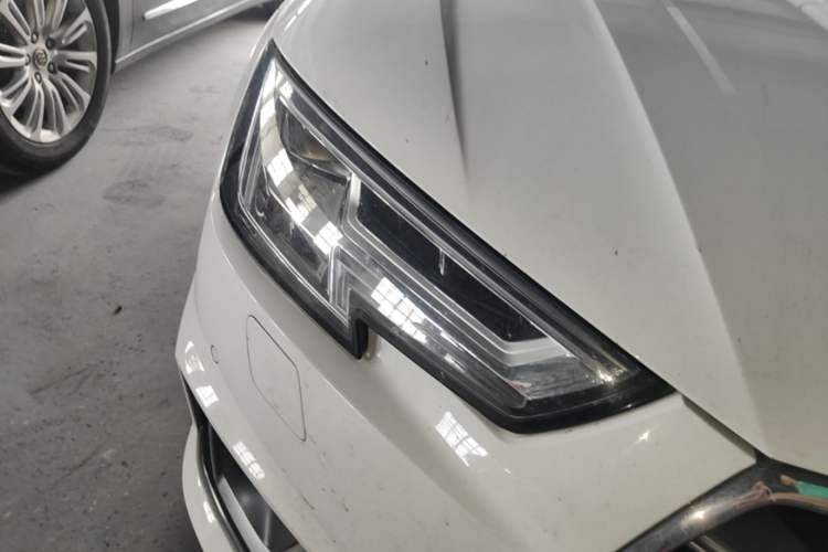Used Audi A4L 2019 40 TFSI Fashion Edition China VI Emission Standard
