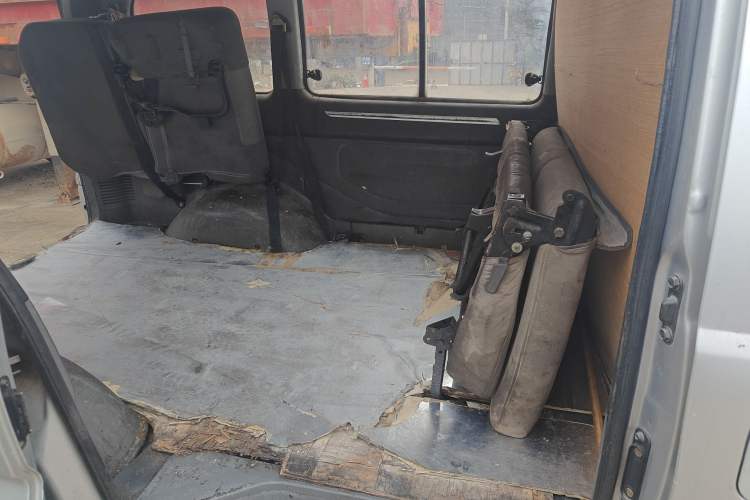 Used FORTHING Lingzhi 2013 M3 1.6L 7-seat Standard Model
