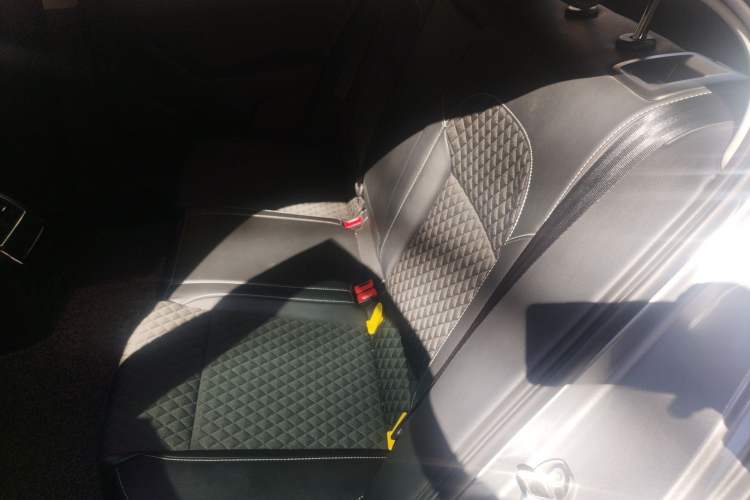 Used Skoda Superb 2016 TSI330 DSG Innovation Edition Left Rear Seat