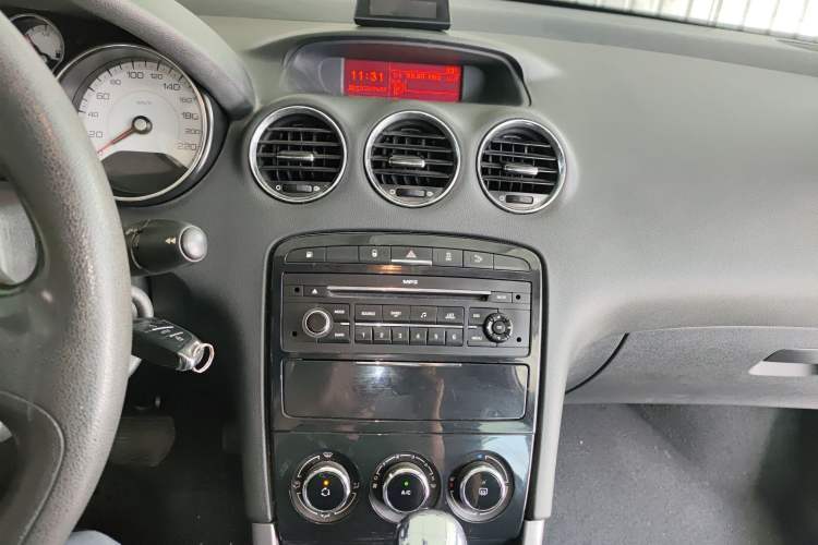 Used Peugeot 408 2013 2.0L Automatic Comfort Edition Audio And AC Panel