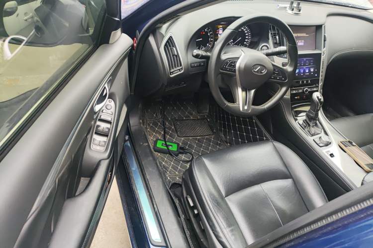 Used Infiniti Q50L 2018 2.0T Enjoyment Version China VI Standard Driver Seat