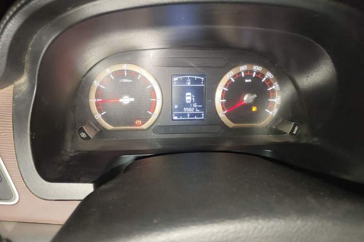 Used FORTHING Lingzhi 2018 M5L 1.6L 7-Seater Luxury Model
