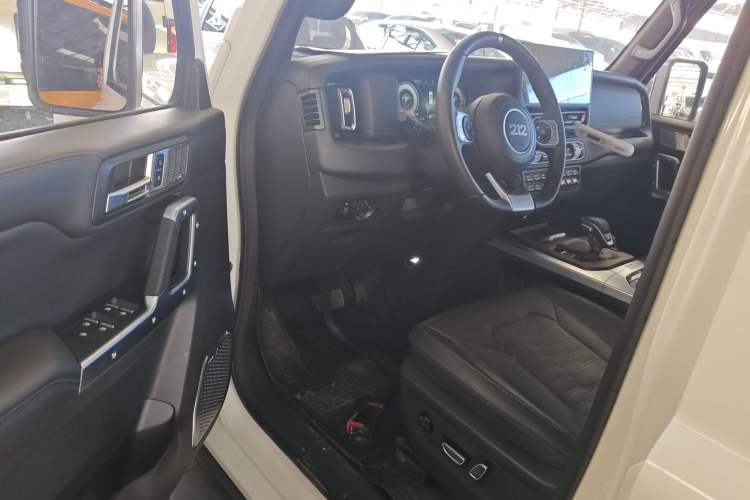 Used 212 T01 2024 2.0T Mechanic