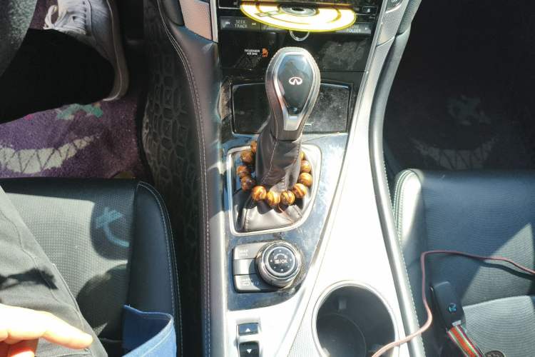 Used Infiniti Q50L 2018 2.0T Enjoyment Edition China V standard Gear Lever
