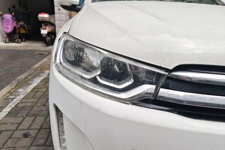 Used Citroen C3-XR 2015 1.6L Automatic Pioneer Model Right Front Headlight