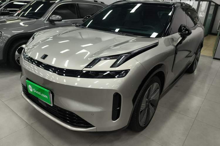 Used Lynk & Co 08 EM-P 2023 120km Long-Range Halo