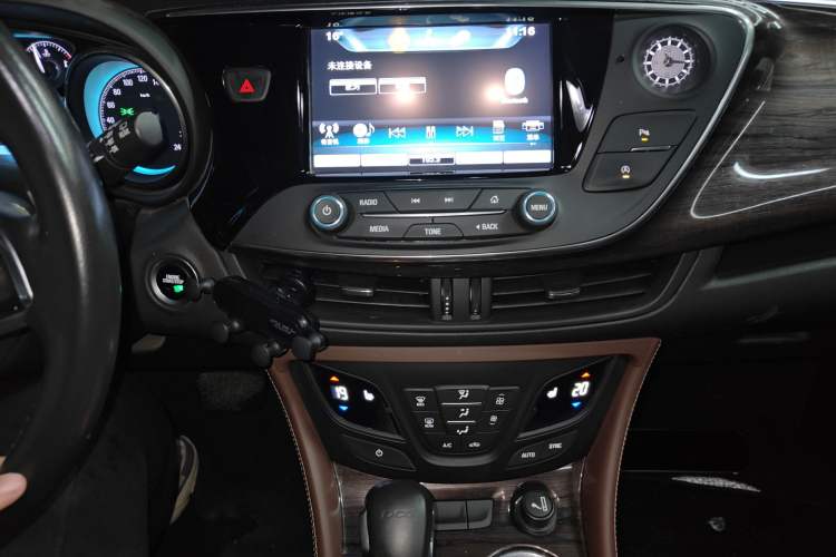 Used Buick Envision 2016 20T Two-Wheel-Drive Elite Model Audio And AC Panel