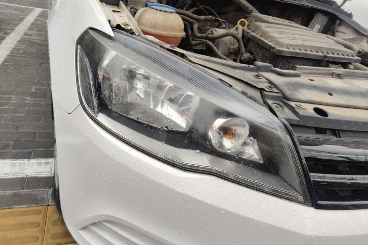 Used Volkswagen Jetta 2015 Zhuihui Edition 1.4L Manual Fashion Model Right Front Headlight