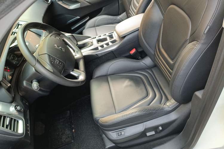 Used DS 5 2014 1.6T Luxury Edition THP160 Left Front Seat