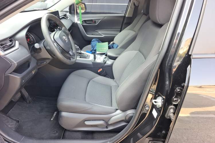 Used Toyota Wildlander 2023 2.0L CVT Two-Wheel Drive Leading Edition Left Front Seat