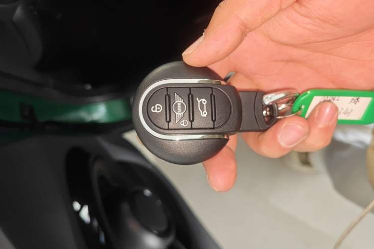 Used MINI MINI 2021 1.5T COOPER Artist Five-Door Edition