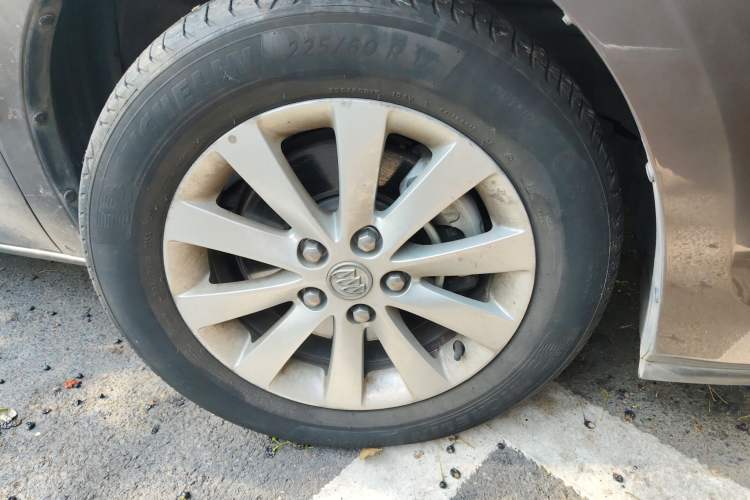 Used Buick GL8 2015 2.4L Luxury Business Premium Edition
